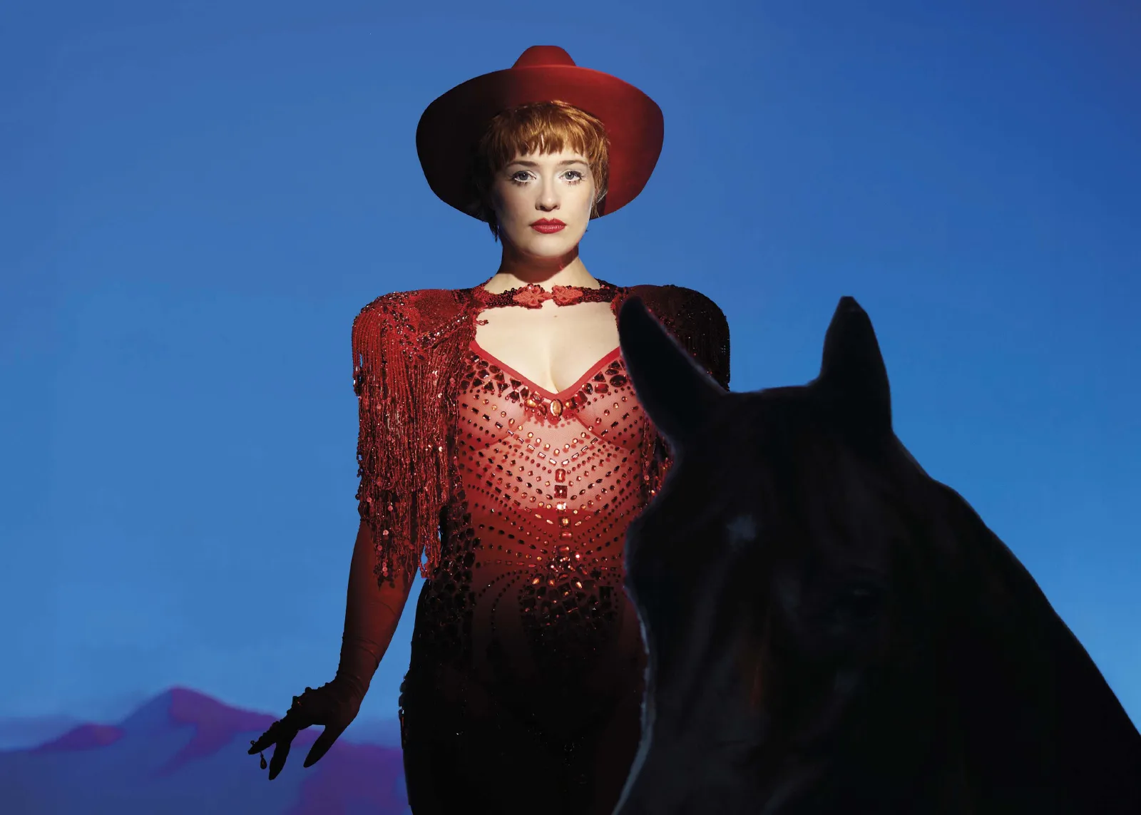 Valentina Tóth — Revue Revanche